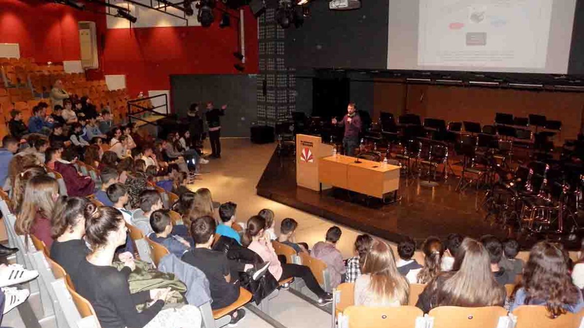 Ενημέρωση για τους κινδύνους του διαδικτύου, Νέα Εκπαιδευτήρια Γ. Μαλλιάρα