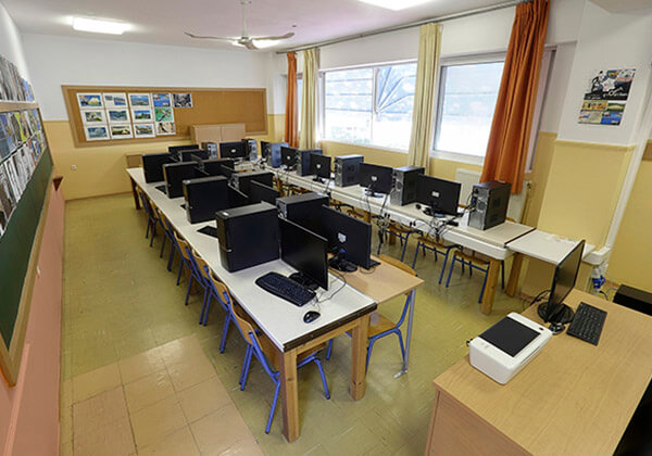 Εργαστήρι Πληροφορικής του πρώτου ιδιωτικού σχολείου στα Νότια προάστια
